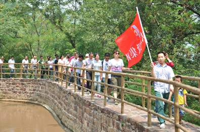 1478167316129955.jpg 重走紅旗渠 再塑自生路-1.jpg