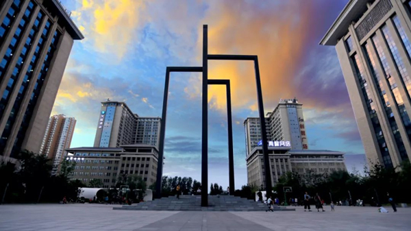 1594289415174192.jpg 洛陽(yáng)科技城創(chuàng)智廣場(chǎng)科技綜合樓服務(wù)中心幕墻工程_副本.jpg